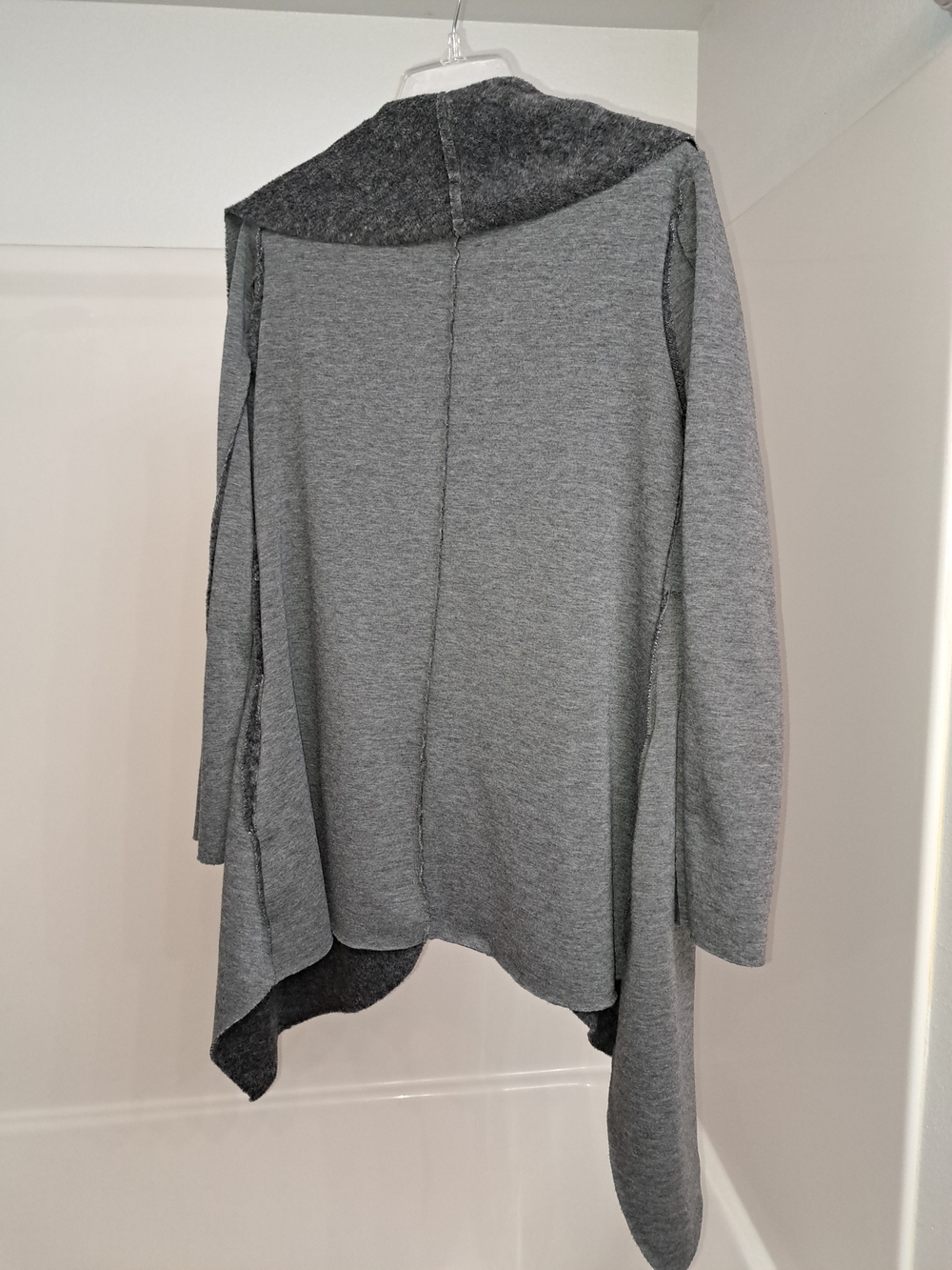 Open-Front Two-Tone Gray Draped Cardigan - Picture 2 of 3